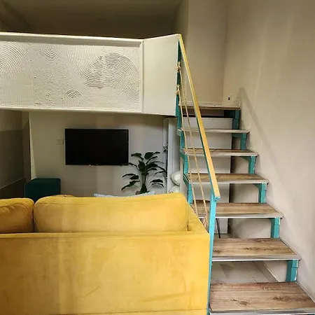 Sunny Loft 아파트 *